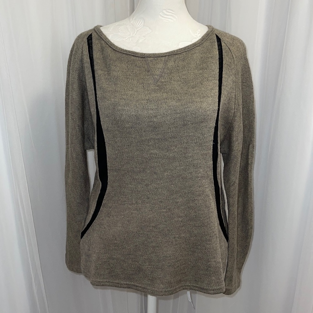 ARYNK Sweater with sheer black inset accents and high low hem. Size Extra Small